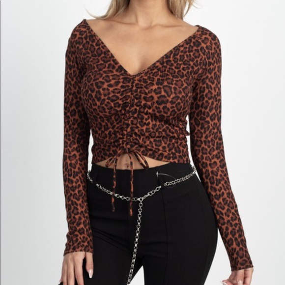 Leopard Ruched Top - Picture 3 of 5